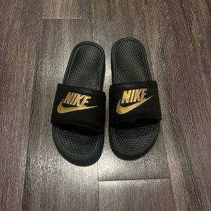 Nike slides - 11 men’s